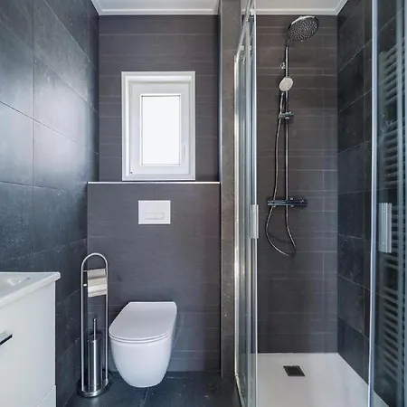 Luxury Near Veluwe Park, Cleaning Included * Хундерло